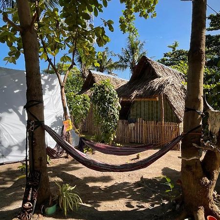 Tribal Huts Community Hostel Daanbantayan Ngoại thất bức ảnh