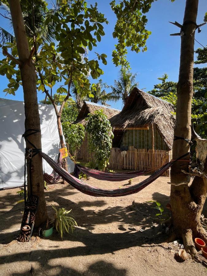 Tribal Huts Community Hostel Daanbantayan Ngoại thất bức ảnh