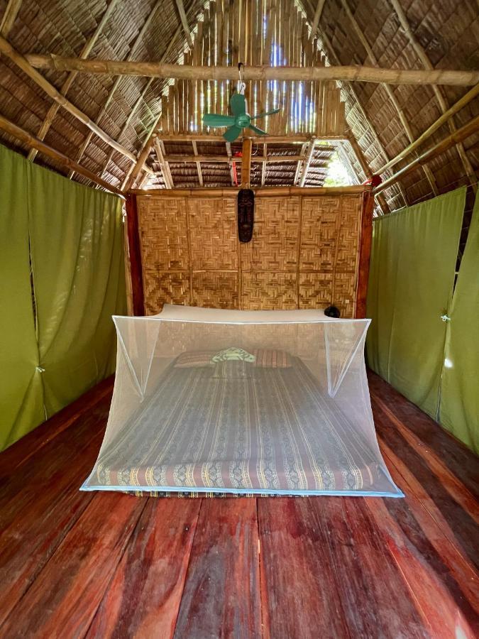 Tribal Huts Community Hostel Daanbantayan Ngoại thất bức ảnh