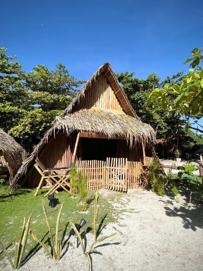 Tribal Huts Community Hostel Daanbantayan Ngoại thất bức ảnh