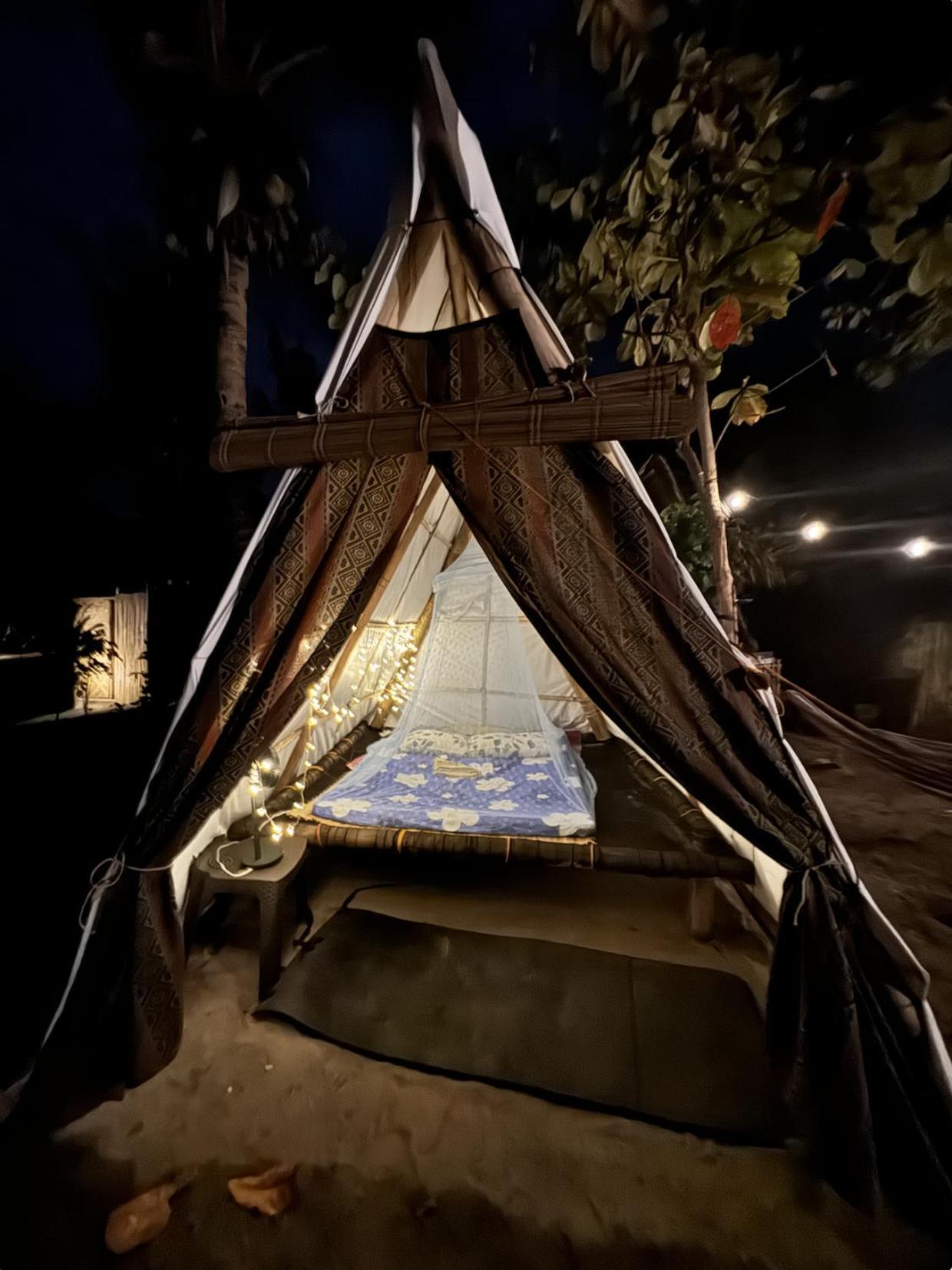 Tribal Huts Community Hostel Daanbantayan Ngoại thất bức ảnh