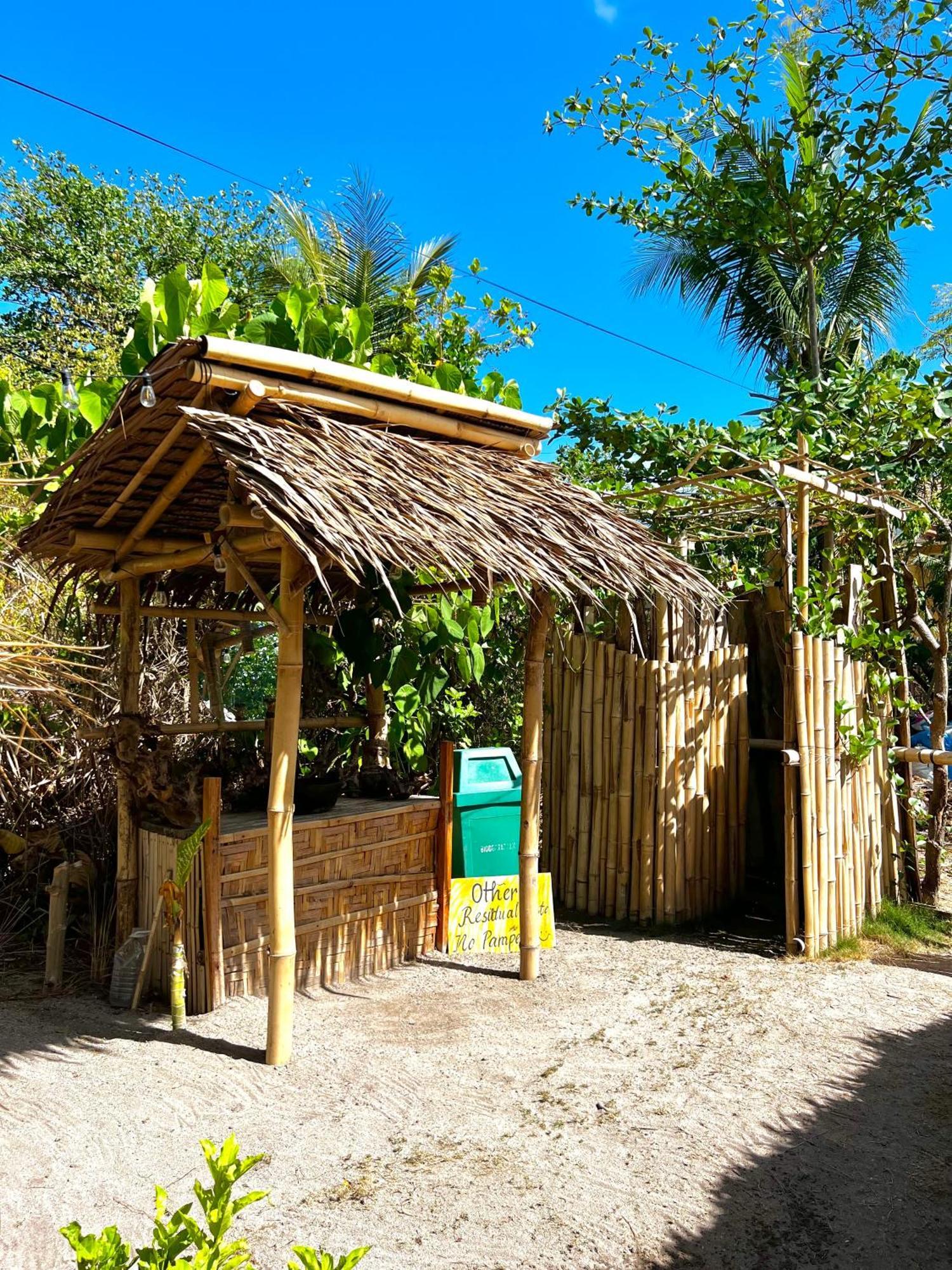 Tribal Huts Community Hostel Daanbantayan Ngoại thất bức ảnh
