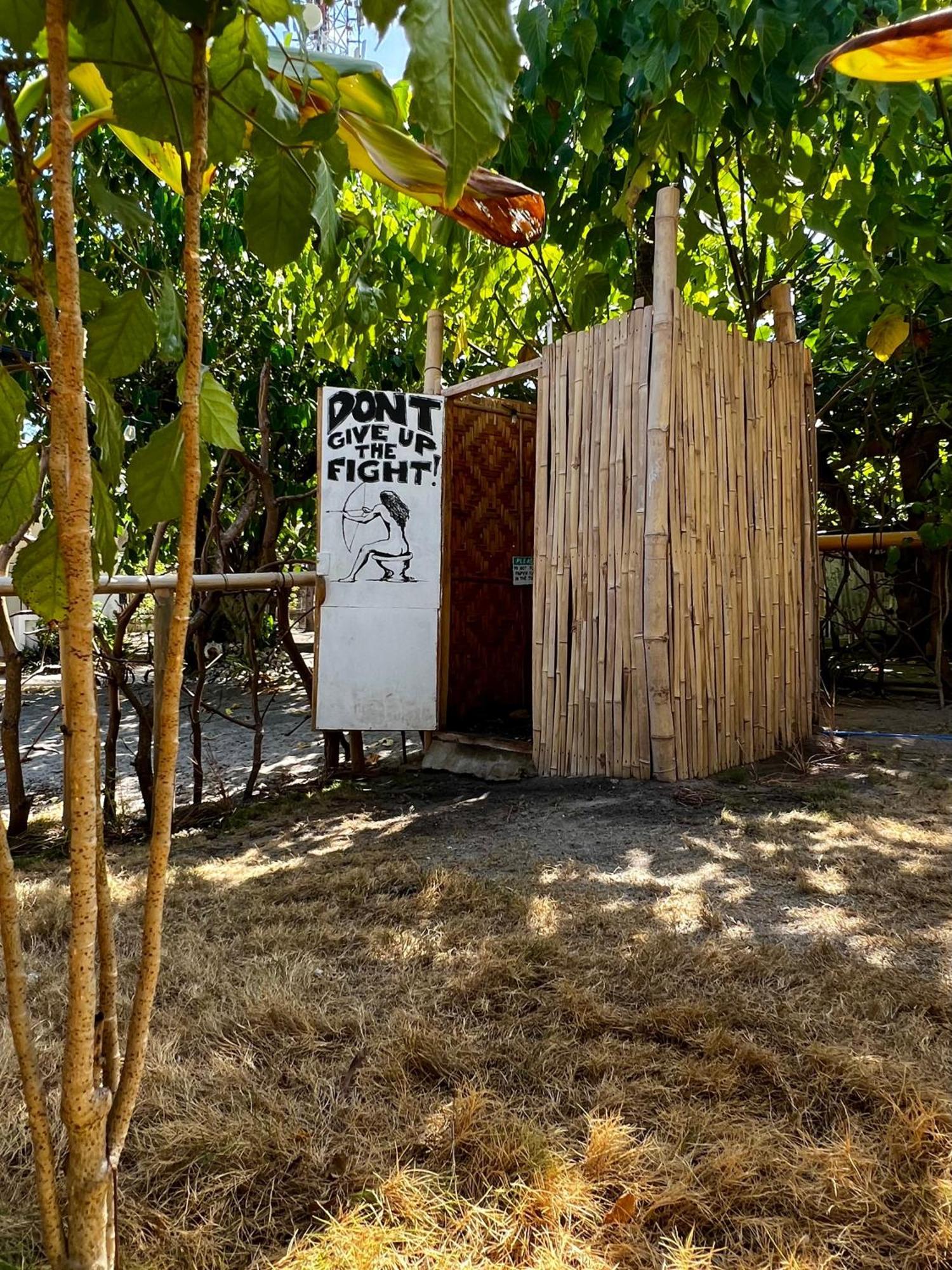 Tribal Huts Community Hostel Daanbantayan Ngoại thất bức ảnh