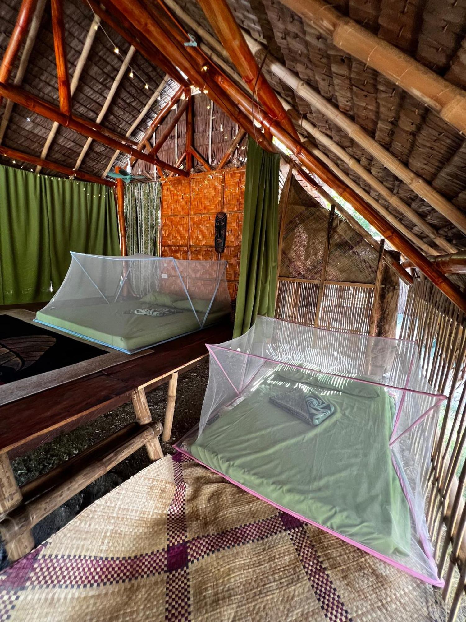 Tribal Huts Community Hostel Daanbantayan Ngoại thất bức ảnh