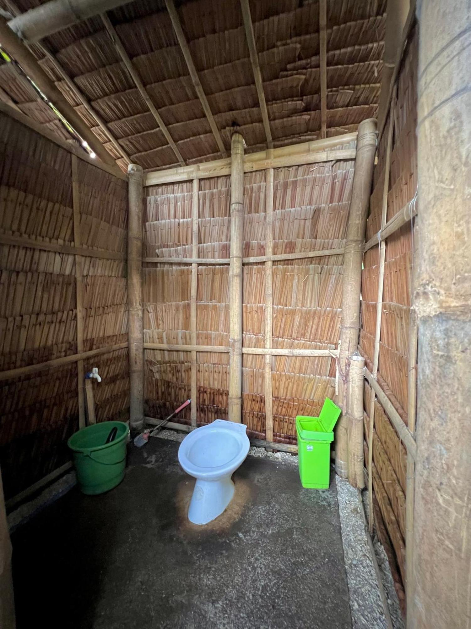 Tribal Huts Community Hostel Daanbantayan Phòng bức ảnh
