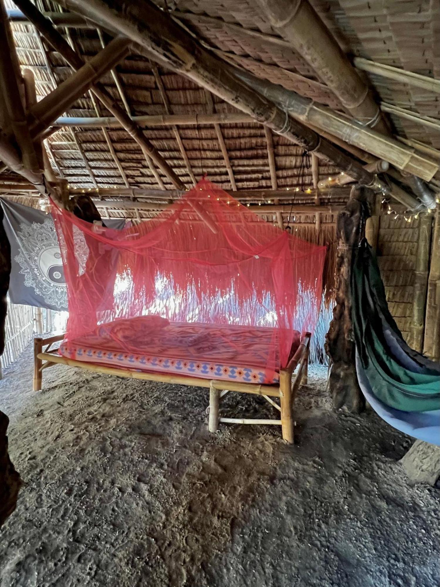 Tribal Huts Community Hostel Daanbantayan Phòng bức ảnh